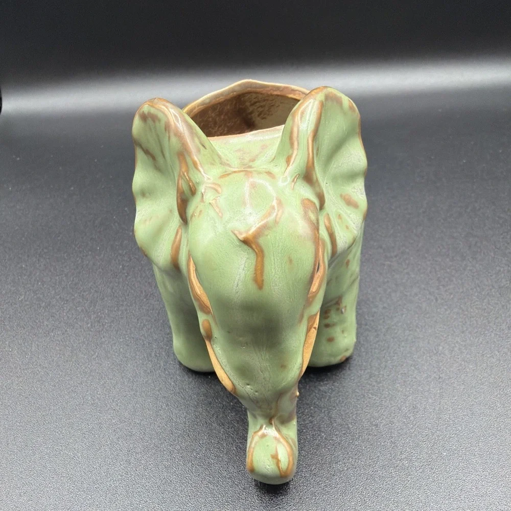 Adorable Green Elephant Succulant Ceramic Planter Decor 3.75